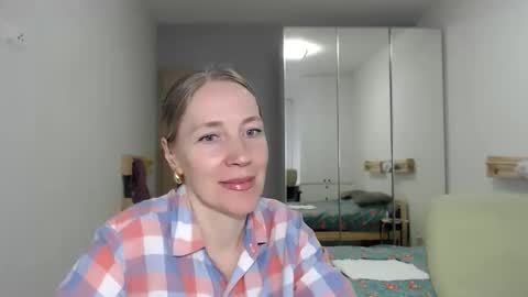 Snapshot of cute_lion_ chatting on 05/13/26, 05:43 cute_lion_ online show from 05/13/26, 05:43