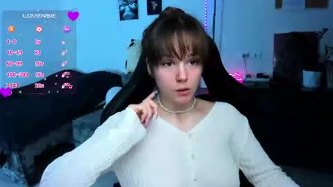 Snapshot of cute_little_ass chatting on 07/11/26, 08:17 Emily online show from 07/11/26, 08:17