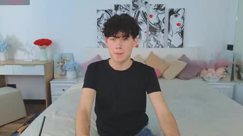 Snapshot of cute_mikex chatting on 10/18/25, 06:26 Mike online show from 10/18/25, 06:26