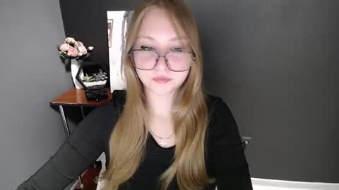 Veronica online show from 10/03/25, 06:54