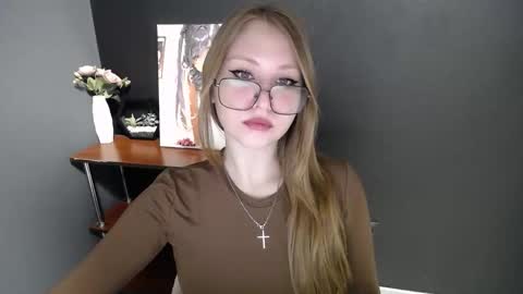 Veronica online show from 03/16/26, 07:12