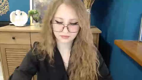 Veronica online show from 03/27/26, 07:36