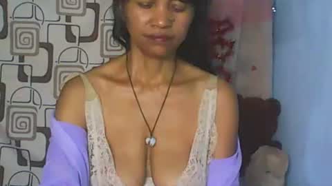 Snapshot of cute_moll chatting on 04/22/26, 01:23 murielle online show from 04/22/26, 01:23