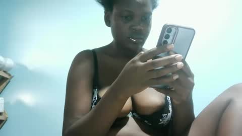 cute_roxie online show from 01/26/25, 12:43