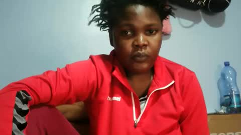 cute_roxie online show from 10/31/25, 06:42