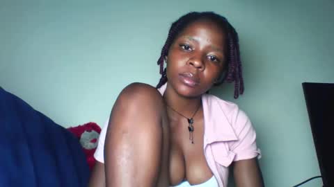 Snapshot of cute_sexy3 chatting on 12/14/25, 10:47 SHARON online show from 12/14/25, 10:47