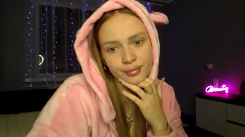 cute_shy06 online show from 12/17/25, 08:59