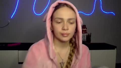 cute_shy06 online show from 01/11/26, 06:13