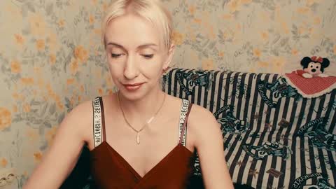 cute_smile_shy online show from 12/03/24, 11:02