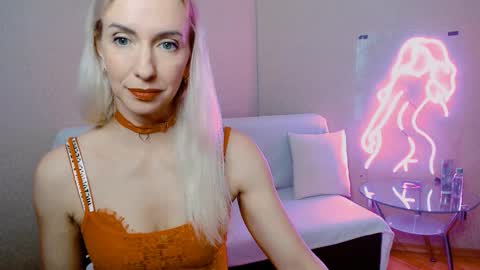 cute_smile_shy online show from 12/04/25, 09:23