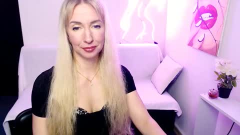 cute_smile_shy online show from 03/19/26, 09:52