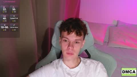 Thomas -  online show from 12/22/25, 04:04