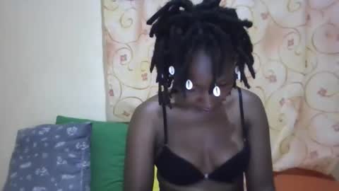 cute_xeniah online show from 10/15/25, 03:06