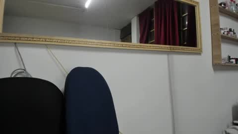 Snapshot of cute_zoe1 chatting on 01/26/25, 01:20 cute_zoe1 online show from 01/26/25, 01:20