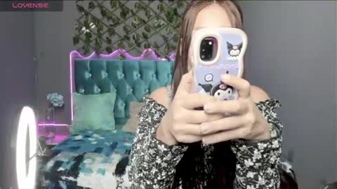 Snapshot of cute_zoe1 chatting on 03/07/25, 12:23 cute_zoe1 online show from 03/07/25, 12:23