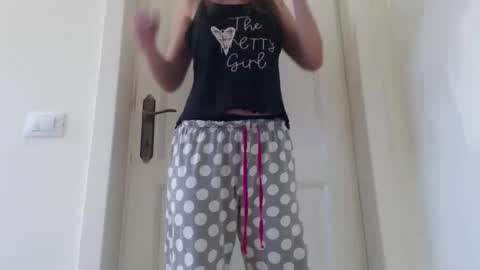 Anne-Marie  online show from 10/18/25, 09:10