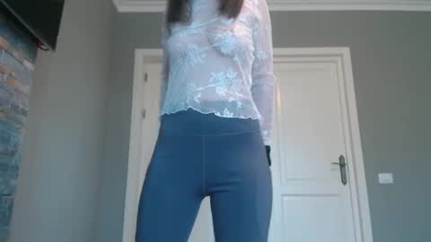 Snapshot of cuteangelx chatting on 03/11/26, 08:42 Anne-Marie online show from 03/11/26, 08:42