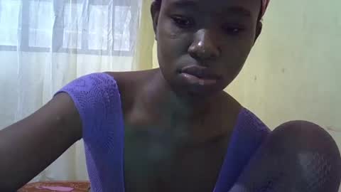 Snapshot of cutebrownie1998 chatting on 02/02/25, 02:13 VALLARY online show from 02/02/25, 02:13