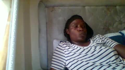 Snapshot of cutebrownie1998 chatting on 03/21/26, 07:13 VALLARY online show from 03/21/26, 07:13