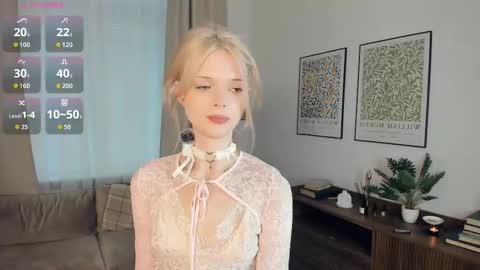 Snapshot of cutebrutality chatting on 10/20/25, 07:53 Alice online show from 10/20/25, 07:53