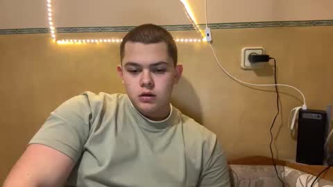 Snapshot of cutebutnaughty_ chatting on 11/05/25, 08:20 Alex online show from 11/05/25, 08:20