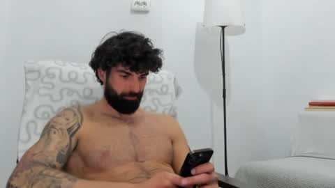 cuteeboy online show from 05/05/26, 08:17