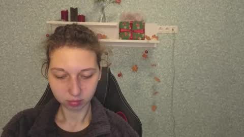 Elli online show from 12/19/25, 05:36