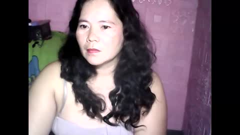 Snapshot of cutehornymom chatting on 11/10/25, 06:23 cutehornymom online show from 11/10/25, 06:23