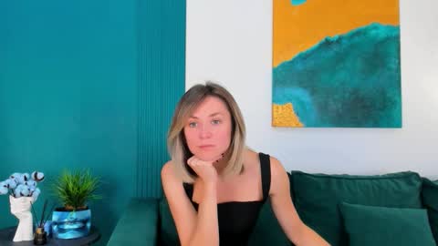 cutemirage online show from 09/14/25, 02:38