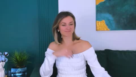 cutemirage online show from 09/16/25, 02:40