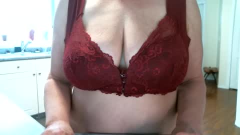 Snapshot of cutenlittle28 chatting on 03/07/25, 05:38 CuteNlil online show from 03/07/25, 05:38