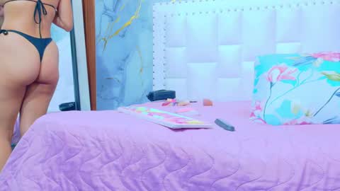 Snapshot of cutepetitee chatting on 10/19/25, 07:47 cutepetitee online show from 10/19/25, 07:47