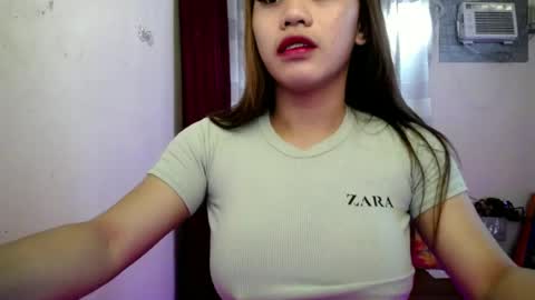 Snapshot of cutepinay143 chatting on 06/13/26, 11:46 isabel online show from 06/13/26, 11:46