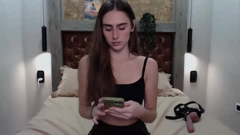 Kim online show from 02/17/25, 12:05