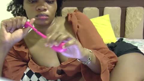 cutermilly online show from 12/05/24, 09:17