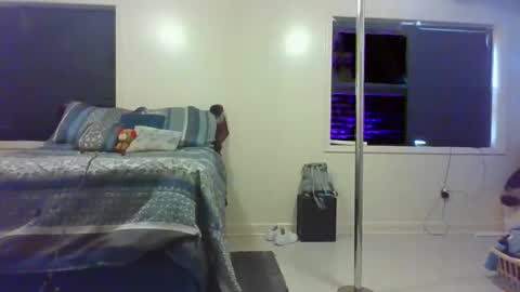 mary mack online show from 10/16/25, 05:47