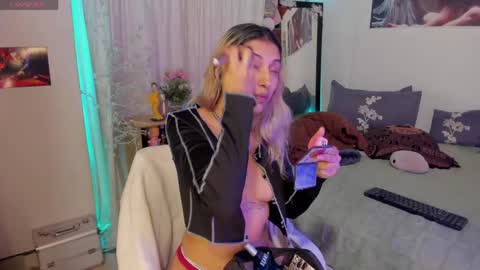 Snapshot of cuteweed420 chatting on 05/27/26, 11:13 cuteweed420 online show from 05/27/26, 11:13