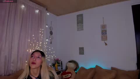 Snapshot of cuteweed420 chatting on 07/26/26, 11:33 cuteweed420 online show from 07/26/26, 11:33