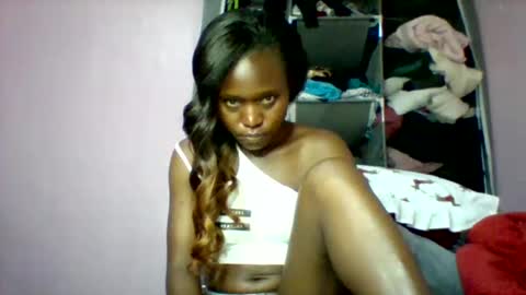 cutezola online show from 10/14/25, 11:11