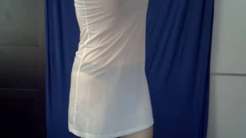 cutie_bee online show from 05/19/26, 06:53