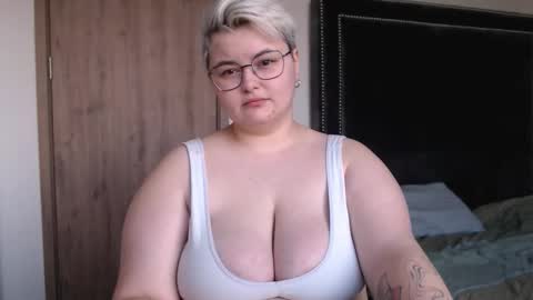 Sophie  Lilith online show from 11/21/25, 09:19