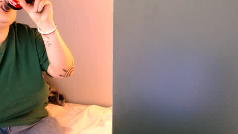 Snapshot of cutie_florence chatting on 05/16/26, 06:10 Sophie Lilith online show from 05/16/26, 06:10