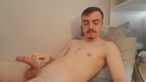 Snapshot of cutie_garlix chatting on 07/05/26, 09:49 cutie garlix online show from 07/05/26, 09:49