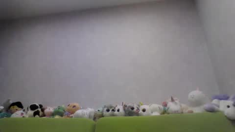 Snapshot of cutie_klo_ chatting on 05/25/26, 01:00 Chloe online show from 05/25/26, 01:00