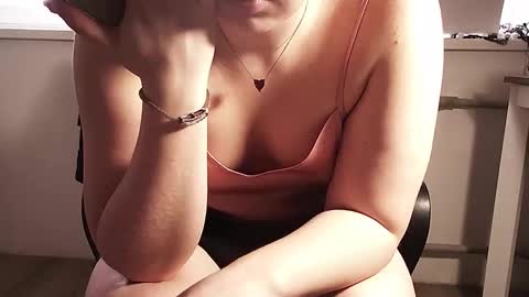 Snapshot of cutie_peach chatting on 04/05/26, 01:41 cutie_peach online show from 04/05/26, 01:41