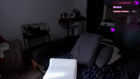 Kira online show from 04/21/26, 07:47