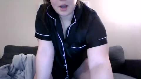 Snapshot of cutiecaleighxo chatting on 12/03/25, 07:34 cutiecaleighxo online show from 12/03/25, 07:34