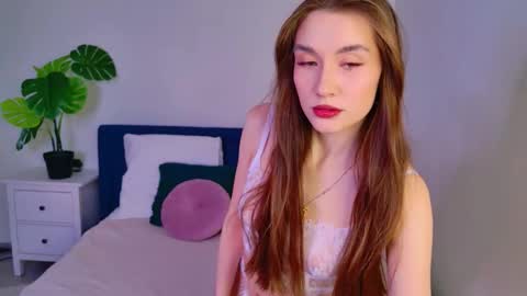 Vivienne online show from 03/09/26, 01:59