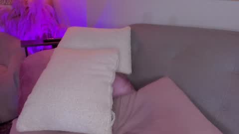 Hannah online show from 02/08/25, 03:30