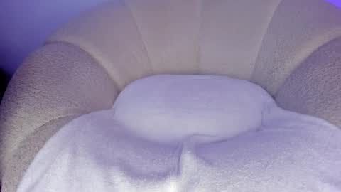 Hannah online show from 10/10/25, 07:02